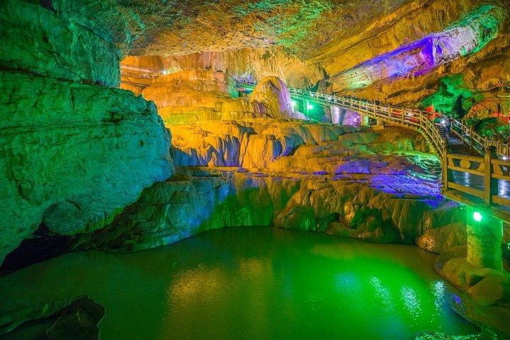Two-day Kunming Essence Tour including Stone Forest, Jiuxiang Cave and West Hill