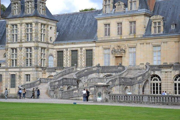 Private tour to Fontainebleau from Paris. Tickets included!