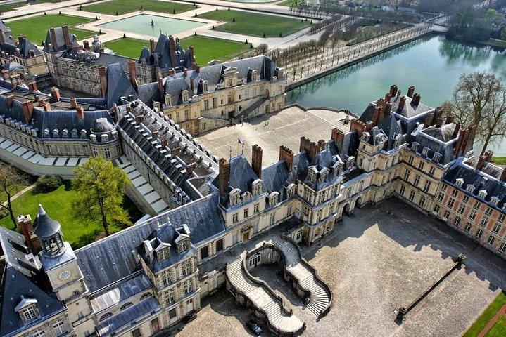 Private tour to Fontainebleau from Paris. Tickets included!