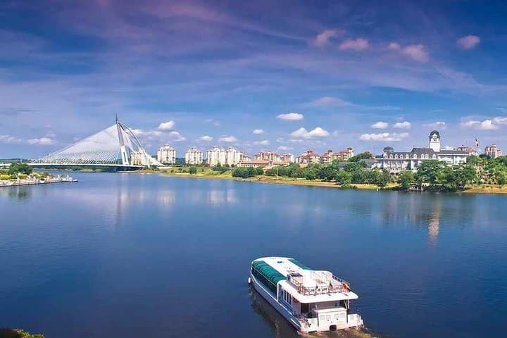 14 Attractions Full-Day Putrajaya City Tour