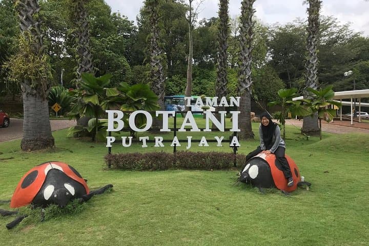 14 Attractions Full-Day Putrajaya City Tour