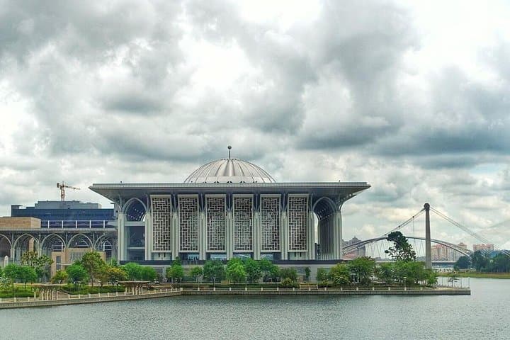 14 Attractions Full-Day Putrajaya City Tour