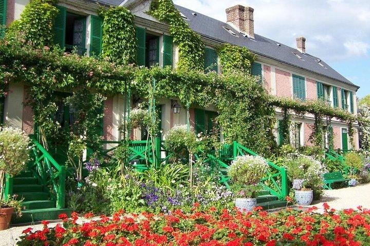 Private 5-hour Round Transfer to Giverny, Claude Monet museum from Paris