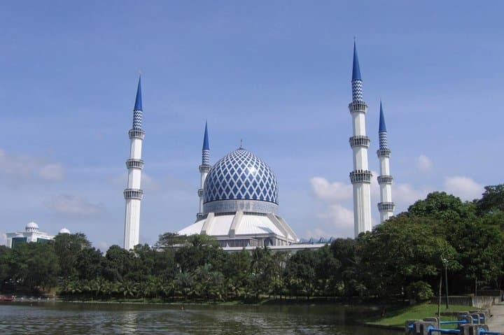 Batu Caves And Blue Mosque Tour From Kuala Lumpur