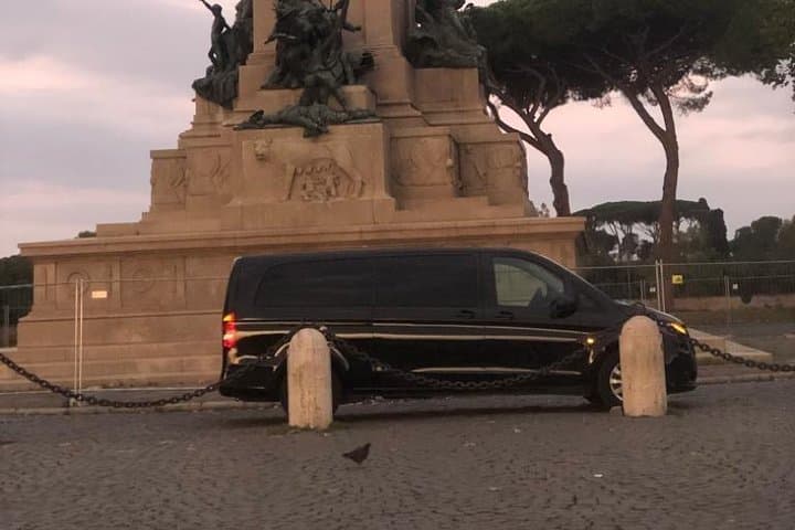 Private VIP Airport Transfer from Rome City to Rome Airport