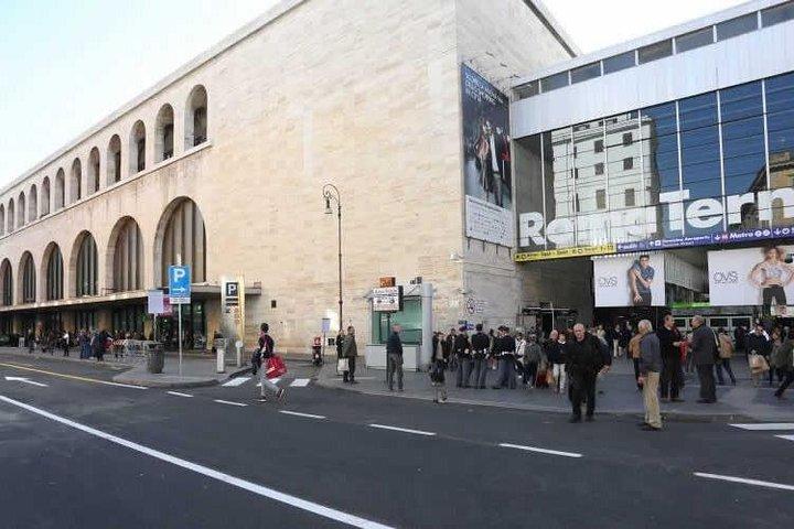Transfer from Termini Station to Rome center with van