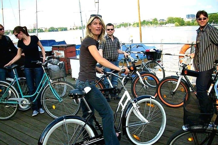 Hamburg Guided Bike Tour: Tradition and Modernity, Elbphilharmonie (min.4)