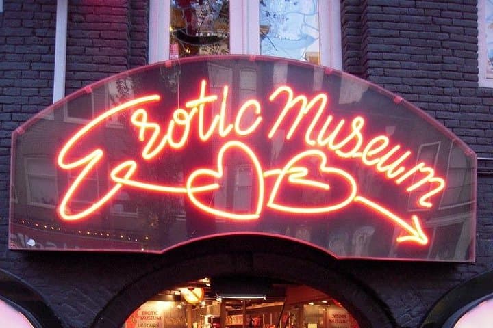 Red Light District tour with canal cruise