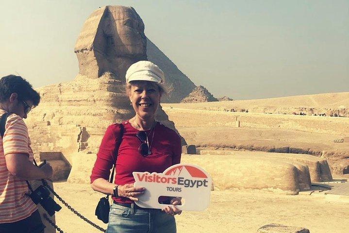 Day Tour at Giza Pyramids & Sphinx