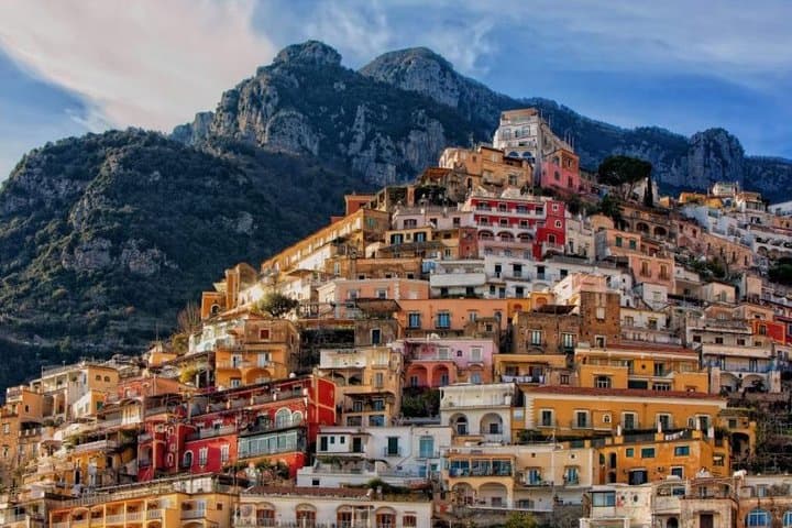 Go from Naples to Positano a 2hour visit in Sorrento or viceversa