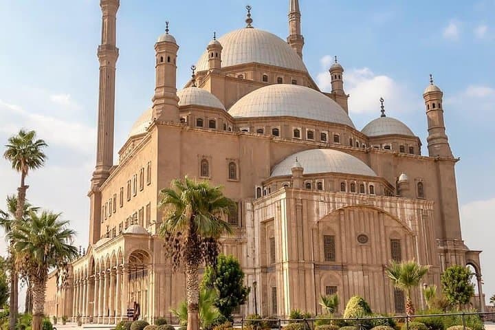 Guided Tour to old Cairo with lunch