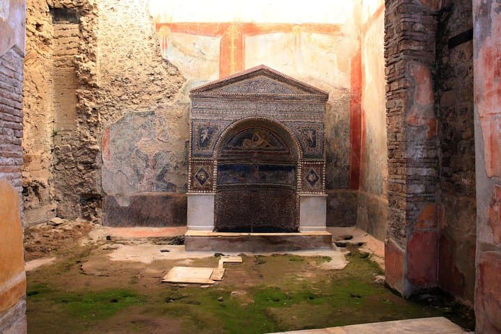 Pompeii Tour for Kids with Percy Jackson and The Heroes Hunt