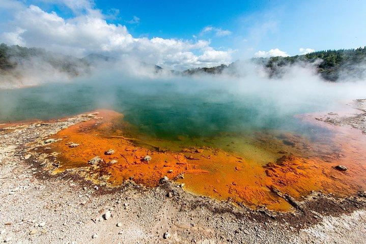 3 Day Waitomo Caves, Hobbiton Movie Set and Rotorua Tour from Auckland
