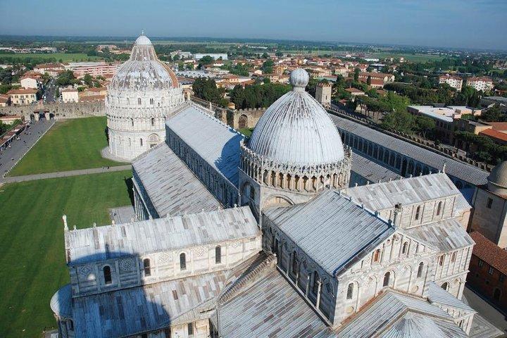 From Florence to Pisa: Half Day tour by Minivan