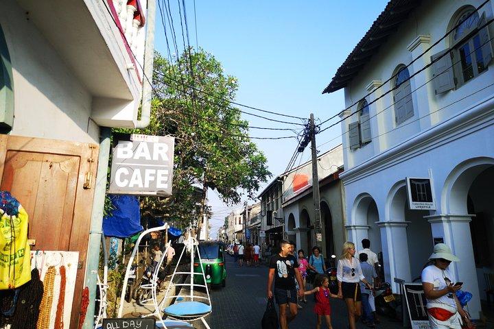 Solo Male/Female Motorcycle Tour around Galle & Galle Dutch Fort