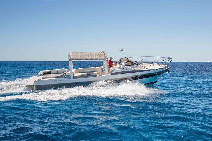 Blue cave & Hvar, 5 islands speed boat tour with unique boats from Split