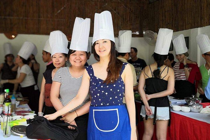 Traditional Khmer Menu Cooking Class Plus Market Tour ( Group Class )