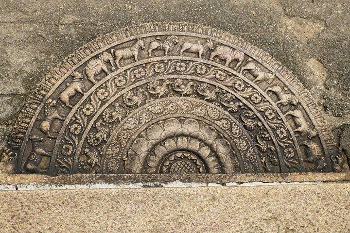 Anuradhapura And Aukana All Inclusive Day Tour From Negombo