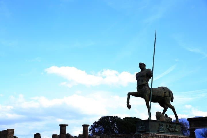 Skip-the-Line Best of Pompeii in one Day Tour w Local Guide & new opened houses