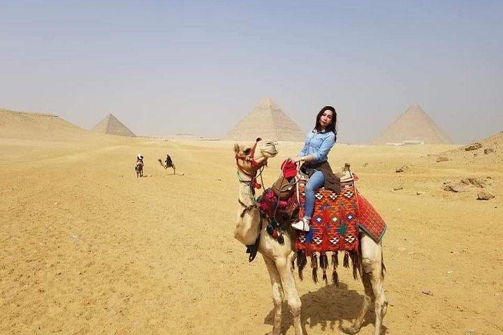 Top Rated Giza pyramids Tour and Sphinx from Cairo/Giza hotel