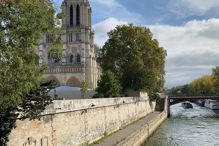 Paris Notre Dame & Île de la Cite: Max 6 People Group or Private