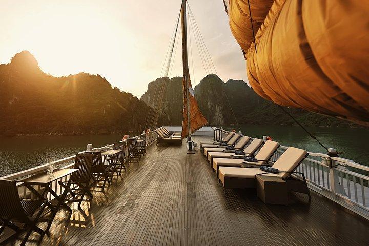 Halong Bay 2D1N BEST CRUISES All-Inclusive: Transfer, Meals, Kayak, Cave, Island