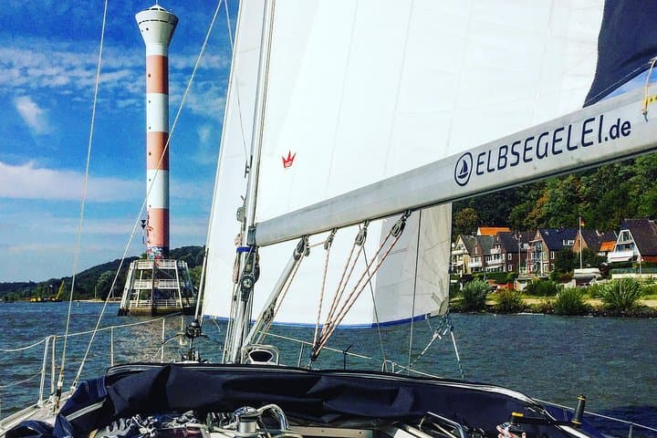 Authentic Sailingtrip "To the Gates of Hamburg" from Wedel