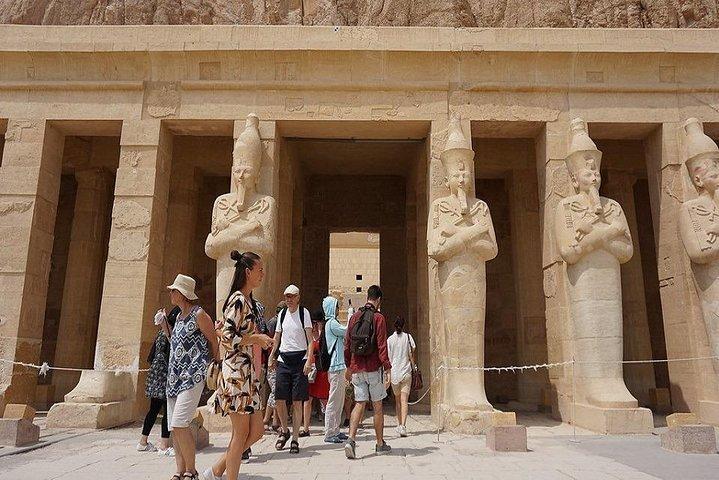 From Hurghada: Day Trip to Valley of the Kings in Luxor