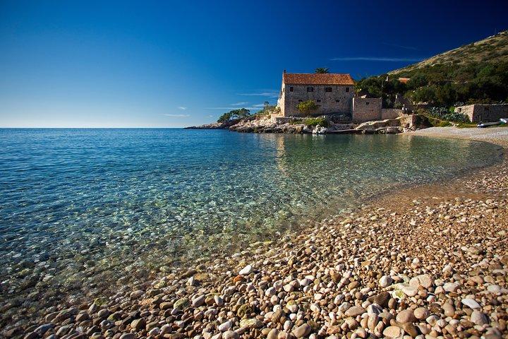 Exclusive Private Tour: Red Rocks & Pakleni Islands