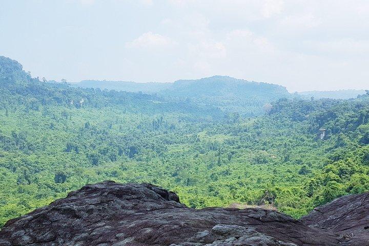 3 day private tour: Angkor,waterfall,Beng Mealea,floating village,Banteay srei.