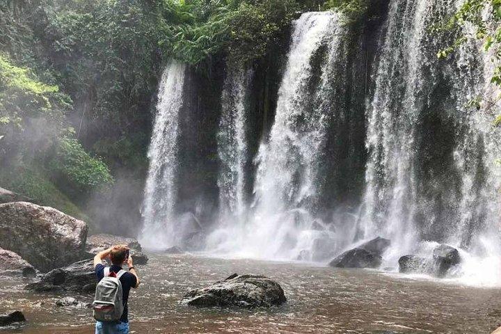 3 day private tour: Angkor,waterfall,Beng Mealea,floating village,Banteay srei.