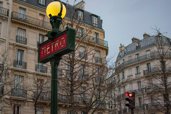 Best of Paris Private Walking Tour for Kids & Families