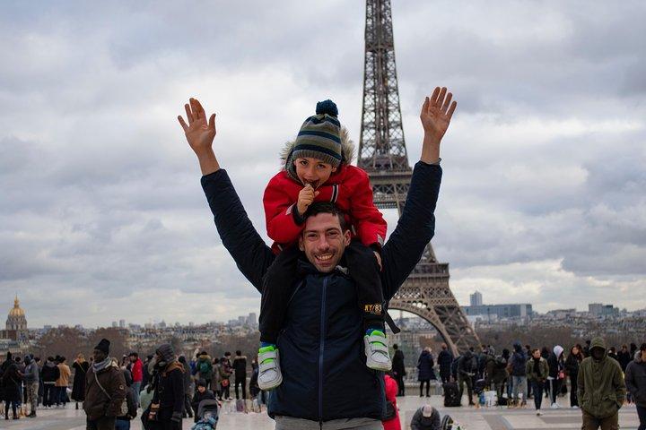 Best of Paris Private Walking Tour for Kids & Families
