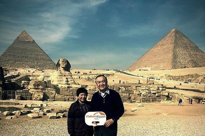Day Tour at the Great Pyramids & Egyptian Museum