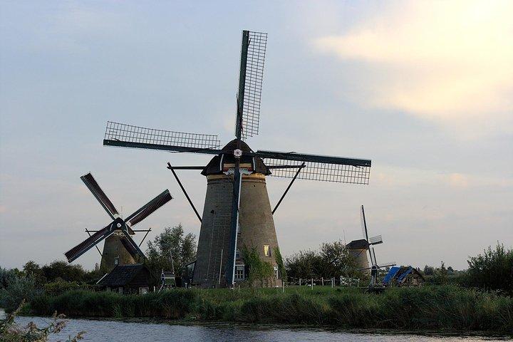 Private Day Trip to The Keukenhof Gardens and Zaanse Schans