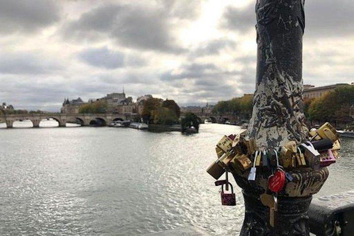 VIP Paris in a Day: Montmartre, Louvre, Île de la Cité, Cruise
