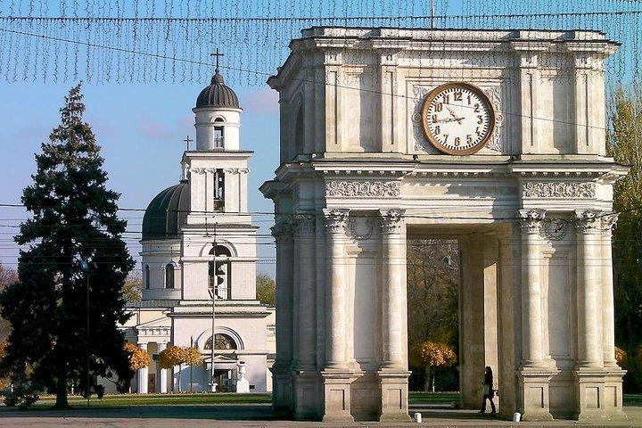 Moldova in 1 Day: Chișinău City Tour + Transnistria Time Travel