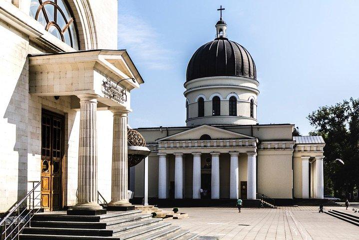 Moldova in 1 Day: Chișinău City Tour + Transnistria Time Travel