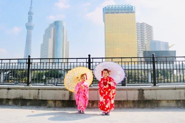 Ride a rickshaw wearing a kimono in Asakusa! Enjoy authentic traditional culture!