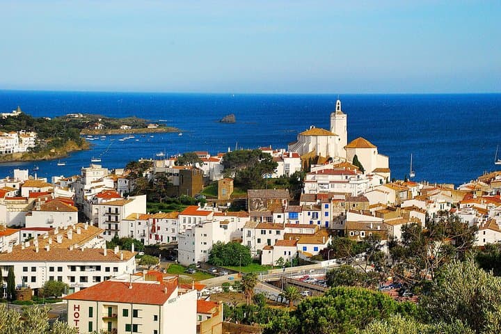 Girona & Costa Brava Small-Group Tour from Barcelona with Pickup