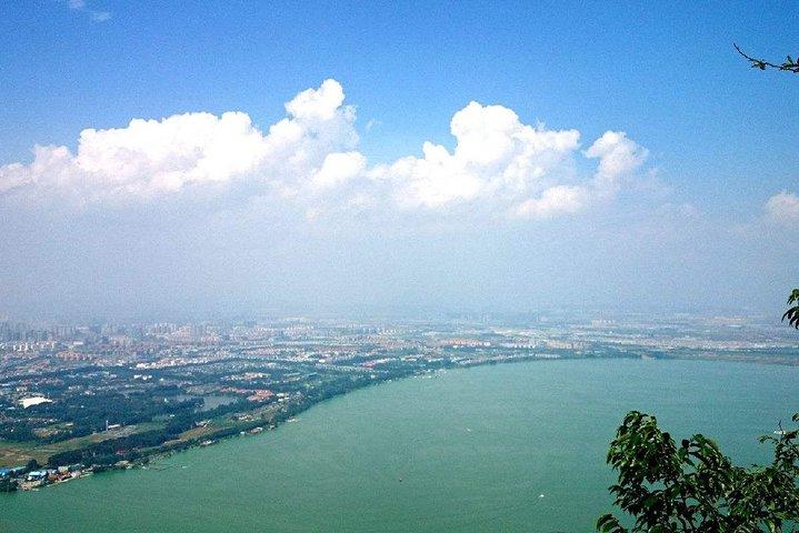 2-Day Kunming tour with the Stone Forest,Flower Market,West Hill and Dragon Gate