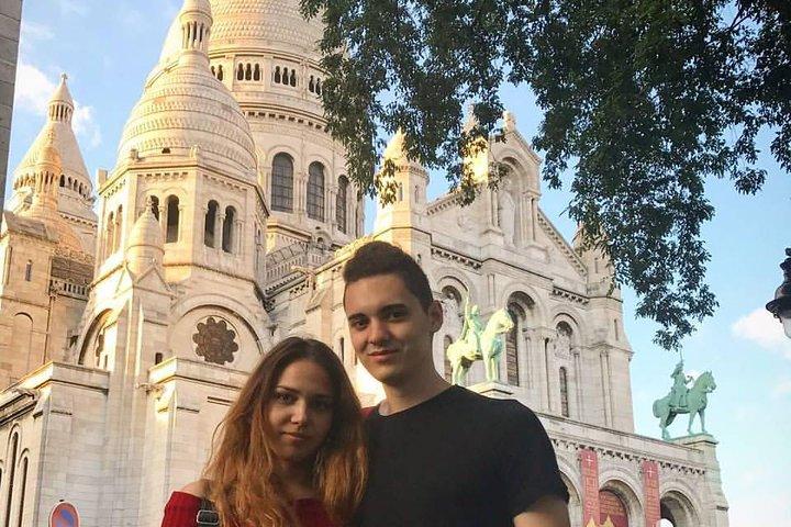 Montmartre Highlights - Bohemian Streets & Sacré-Coeur Basilica