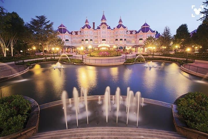 Private Transfer FROM Paris To Disney