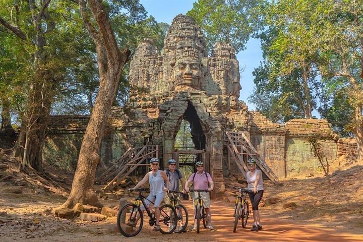 Angkor Sunrise Bike Tour with Breakfast & Lunch