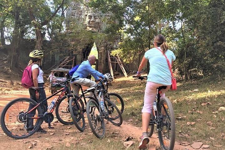 Angkor Sunrise Bike Tour with Breakfast & Lunch