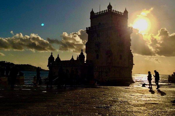 "Lisbon by Night" up to 6 people, private tour
