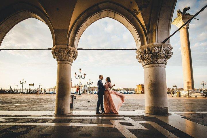 Sunrise Couple Photoshoot Tour