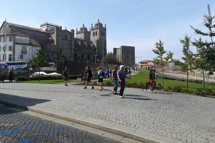 Transfer to Porto with Óbidos and Nazaré