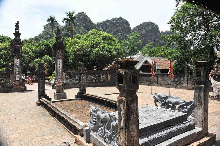 Ninh Binh: Hoa Lu, Tam Coc & Mua Cave Day Trip from Hanoi