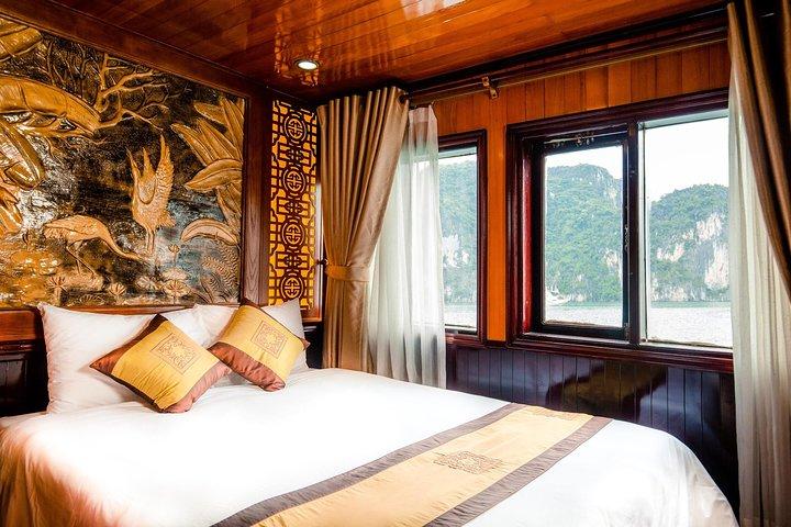 Bai Tu Long bay deluxe cruise 2D/1N: Kayaking, swimmig, Full Meals & best prices